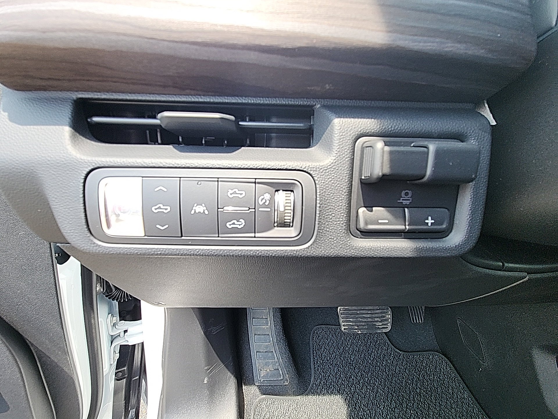 New 2025 GMC Sierra EV Denali image 23