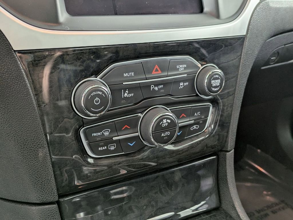 Used 2023 Chrysler 300 Touring L w/ Popular Equipment Group image 21