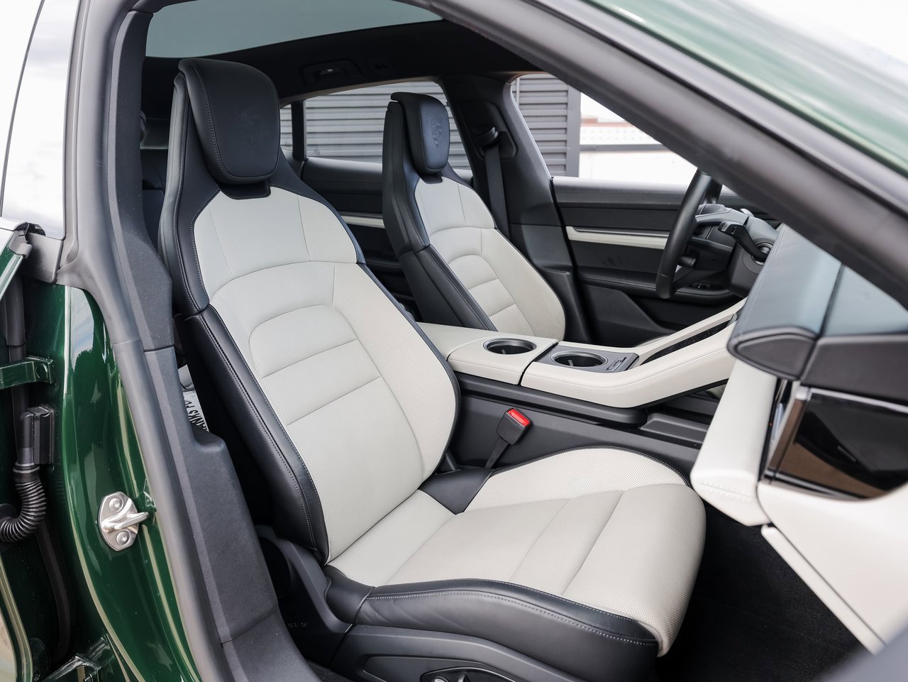 New 2025 Porsche Taycan 4 Cross Turismo image 28