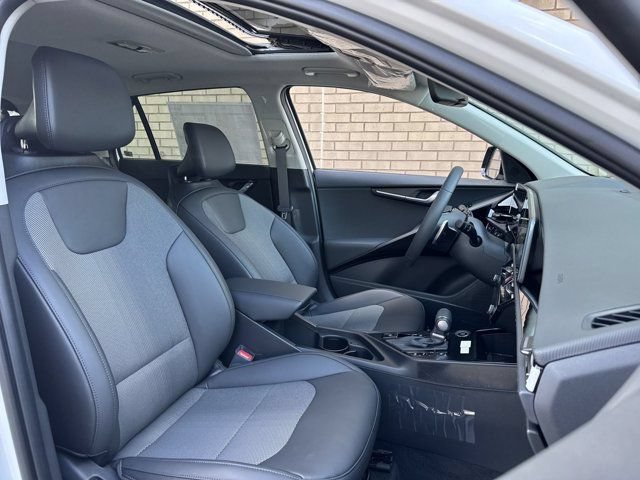 Used 2025 Kia Niro EX Touring FWD image 19