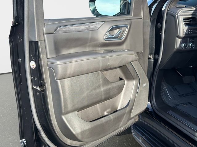 Used 2022 GMC Yukon XL SLT w/ SLT Premium Package image 17