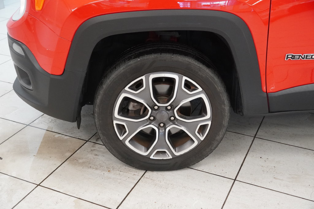 Used 2018 Jeep Renegade Limited AWD/4WD image 17