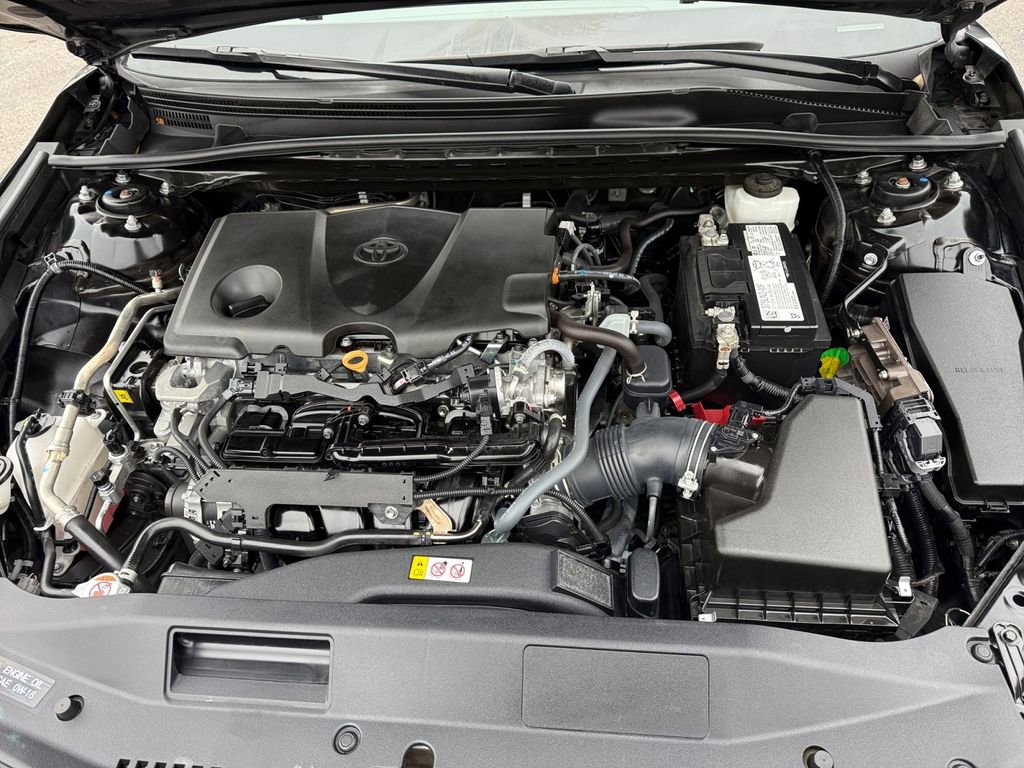 Used 2024 Toyota Camry SE image 25