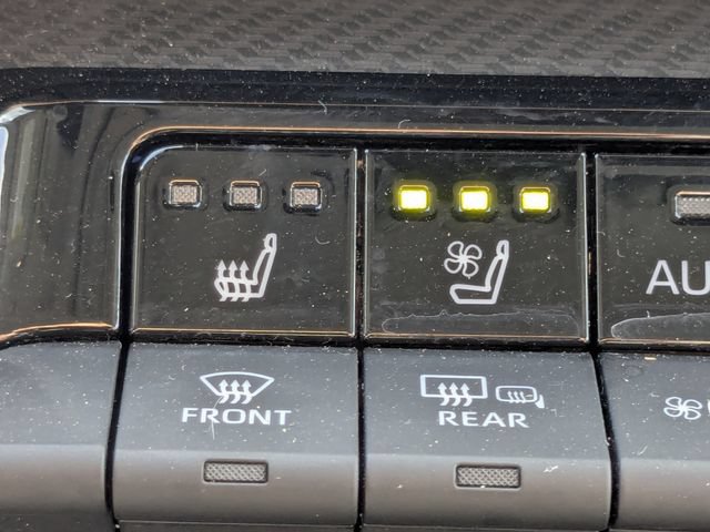 Used 2024 Toyota Prius Limited FWD image 25