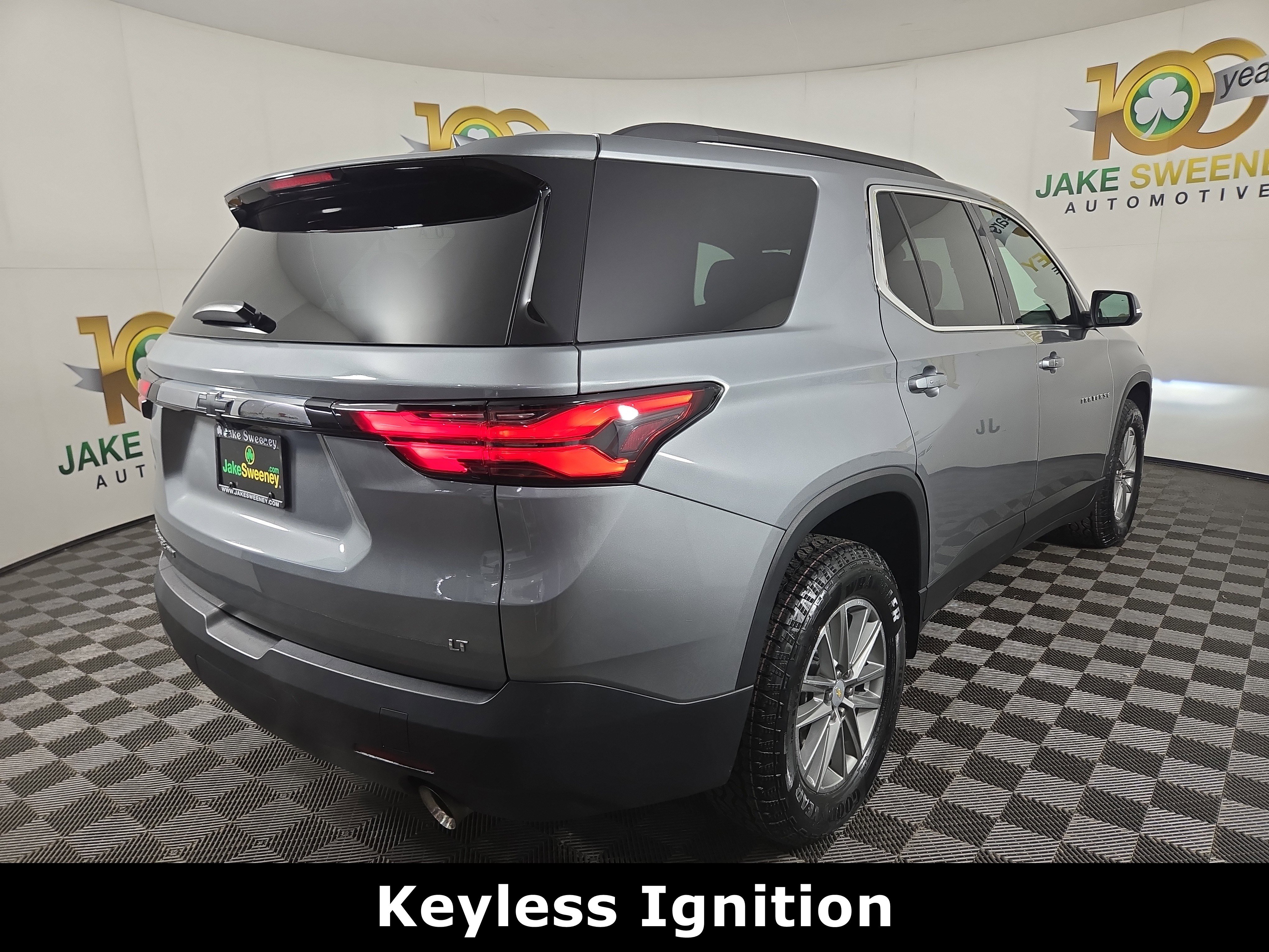 Certified 2023 Chevrolet Traverse LT w/ Rear Camera Mirror Package image 9