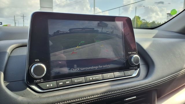 Used 2025 Nissan Rogue SV image 25