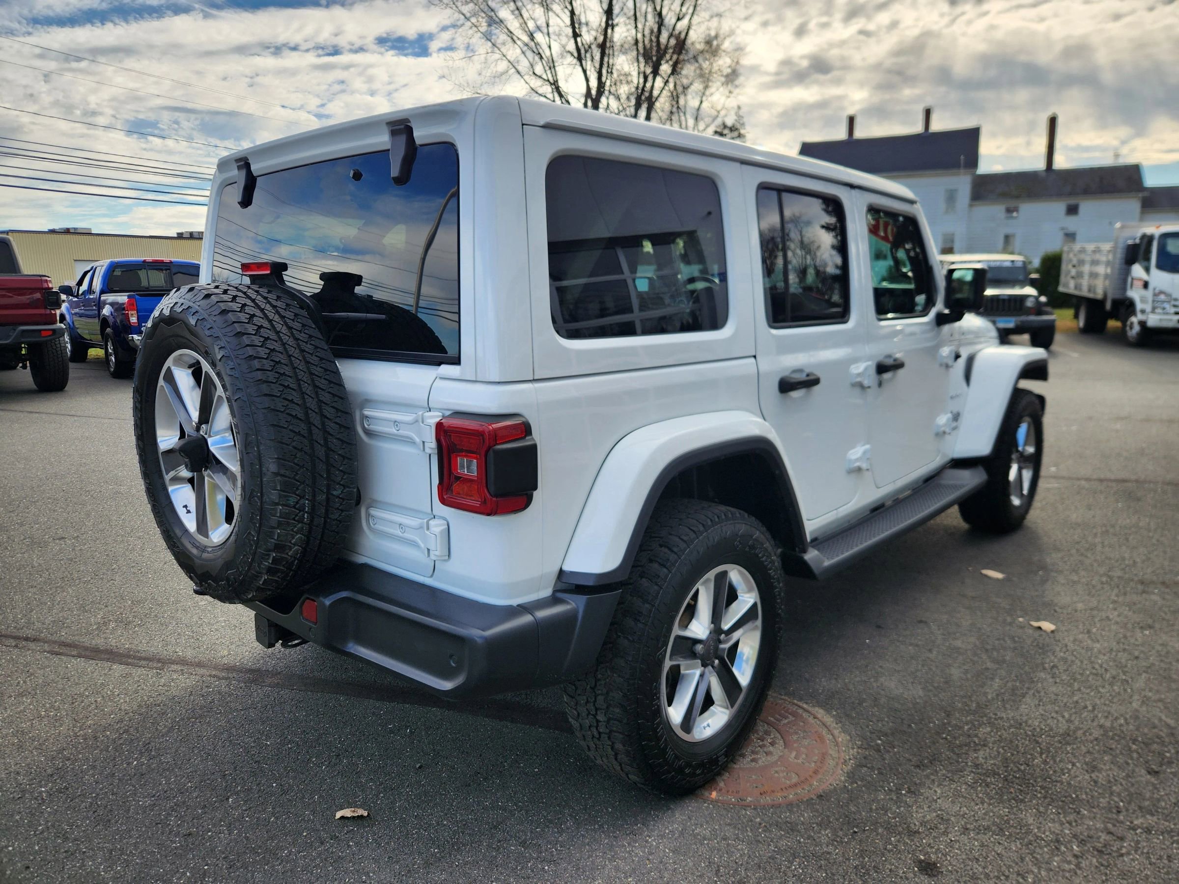 Used 2019 Jeep Wrangler Unlimited Sahara w/ Dual Top Group image 13