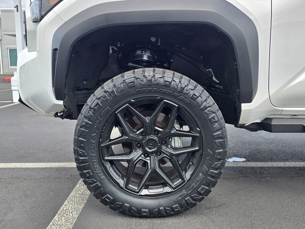 Used 2024 Toyota Tacoma TRD Off-Road image 12