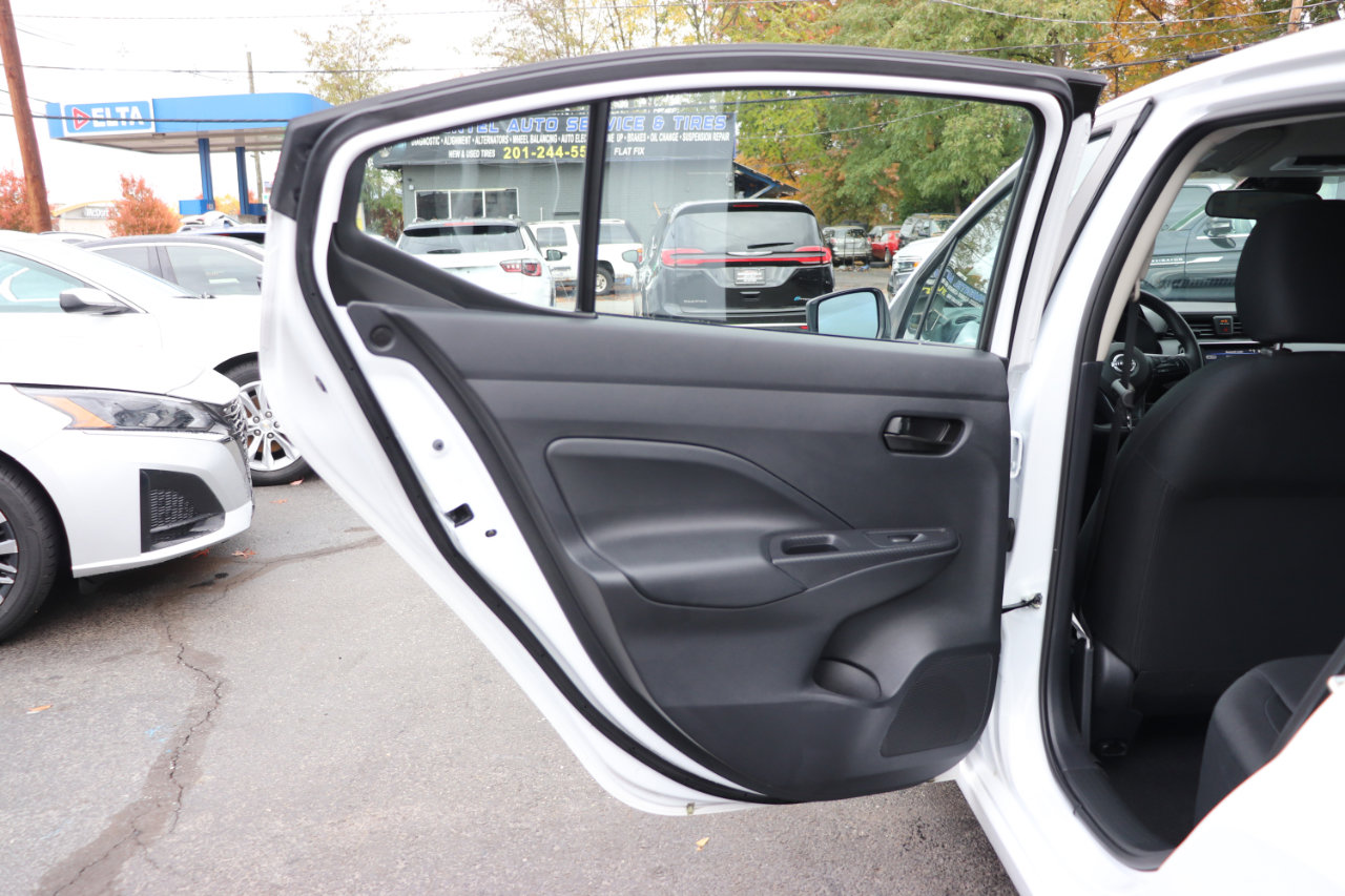 Used 2024 Nissan Versa S w/ Trunk Package image 21