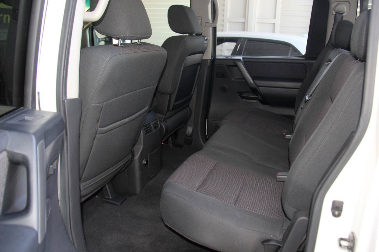 Used 2008 Nissan Titan SE AWD/4WD image 23
