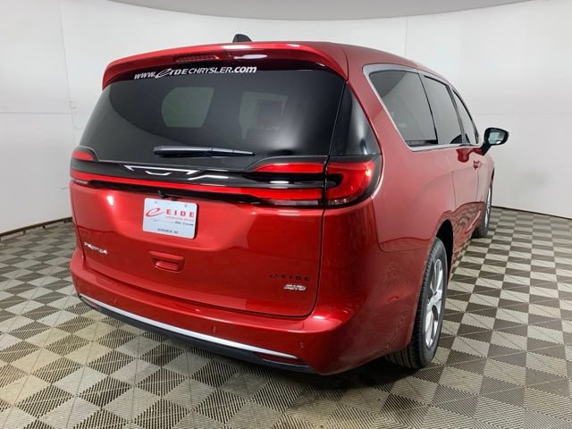 New 2027 Chrysler Pacifica Select w/ Family Tech Group AWD/4WD image 2