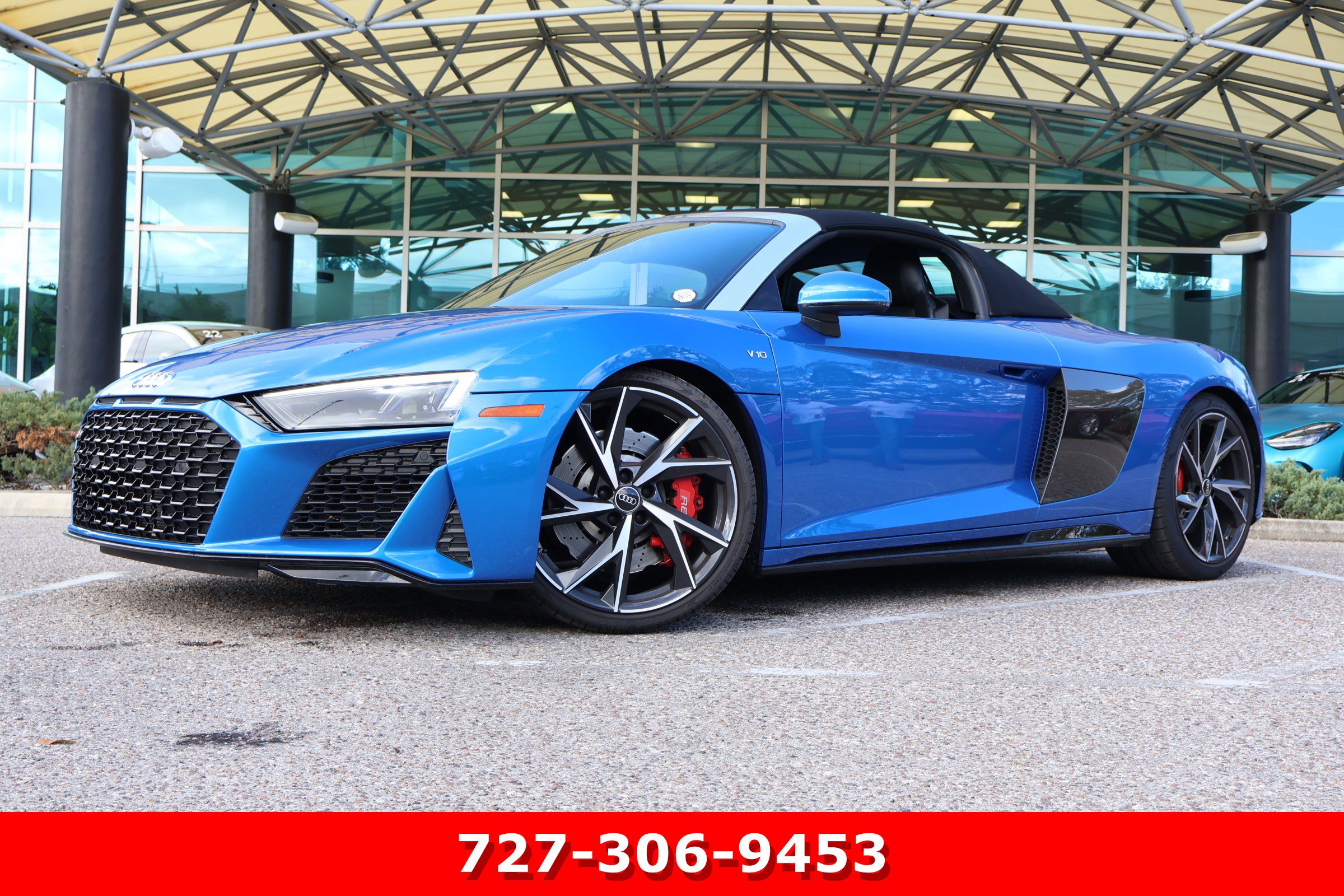 Used 2021 Audi R8 V10 w/ Premium Package image 1