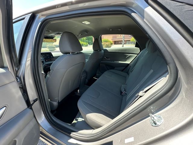 Used 2021 Hyundai Elantra SEL FWD image 18