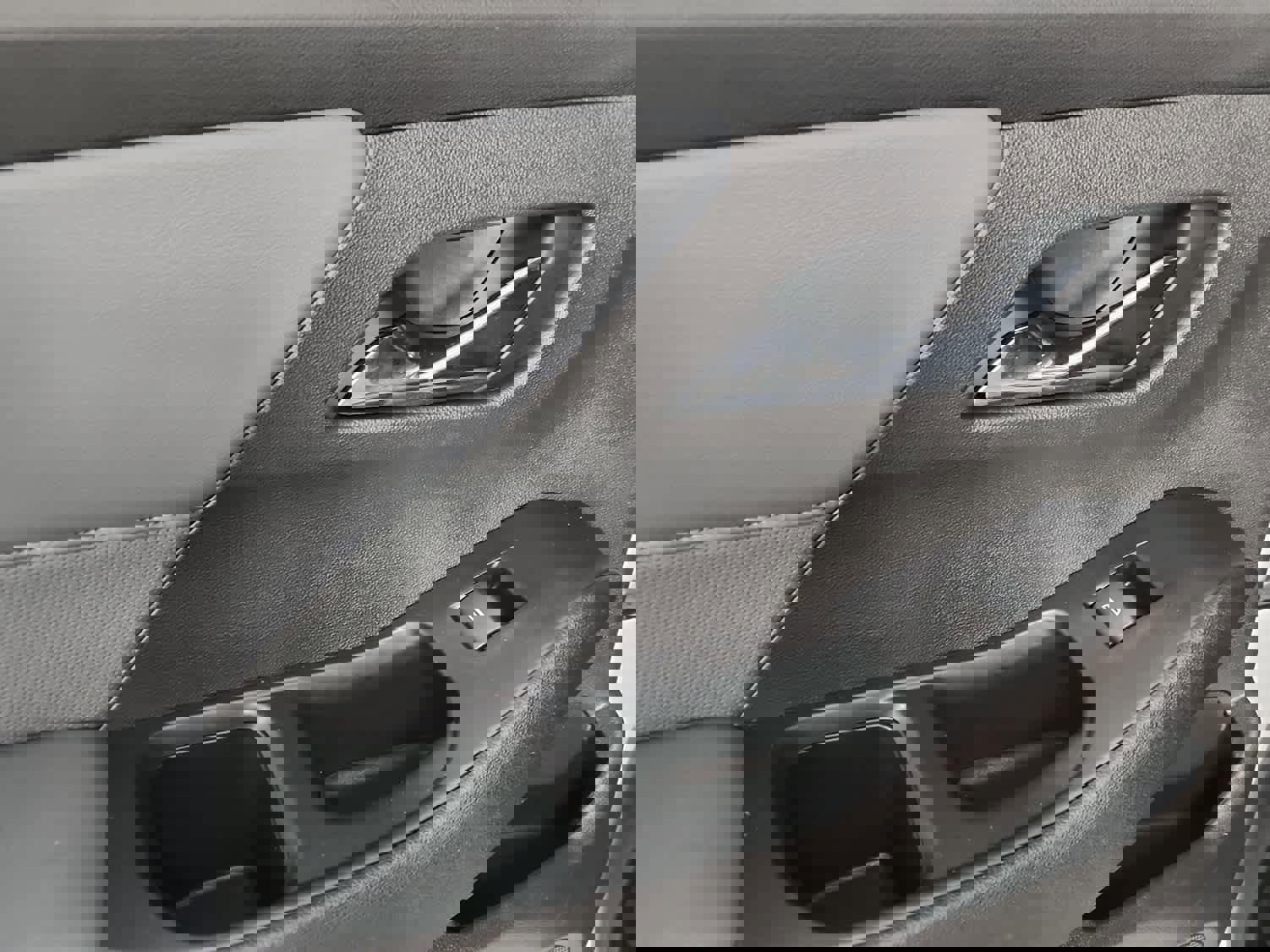 Used 2021 Chevrolet Traverse Premier image 30