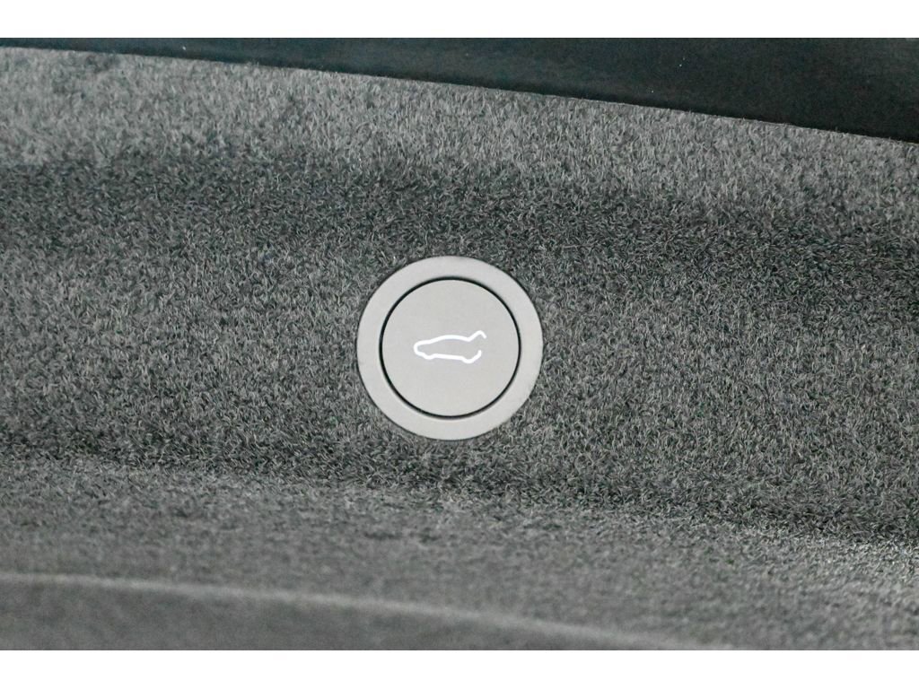 Used 2026 Tesla Model Y Long Range RWD image 57