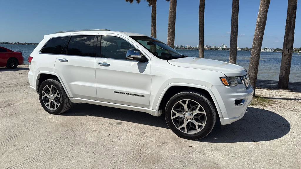 Used 2019 Jeep Grand Cherokee Overland RWD image 11