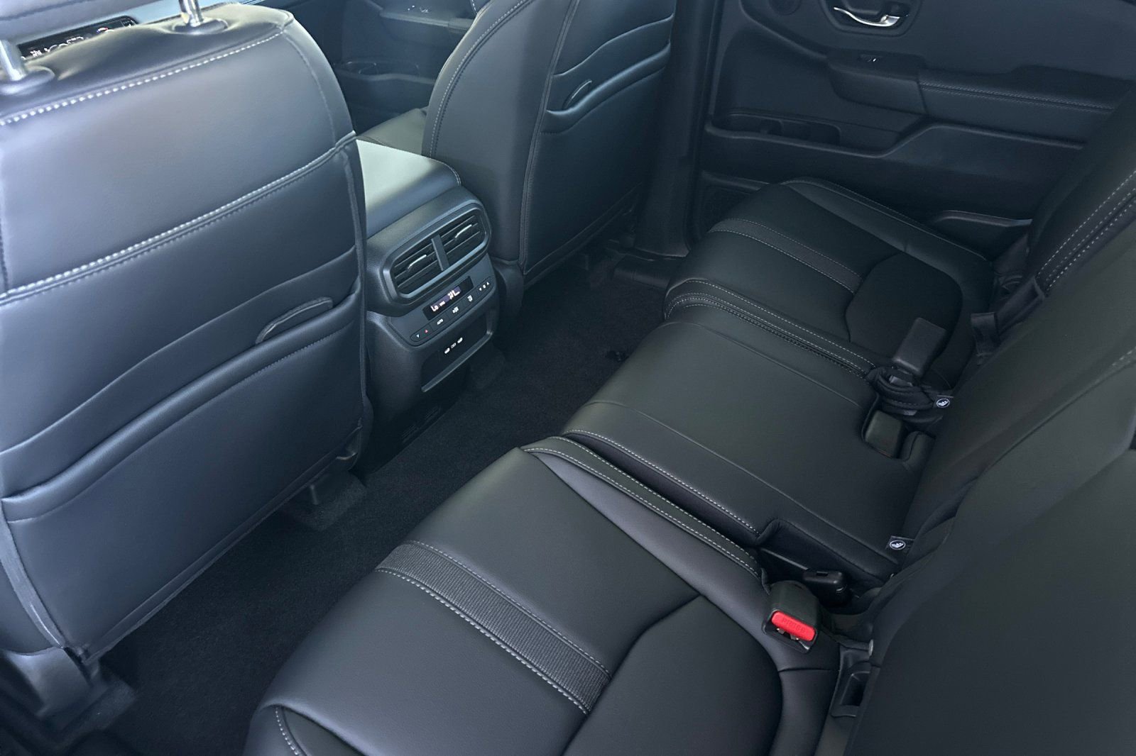 New 2025 Honda Pilot EX-L image 8