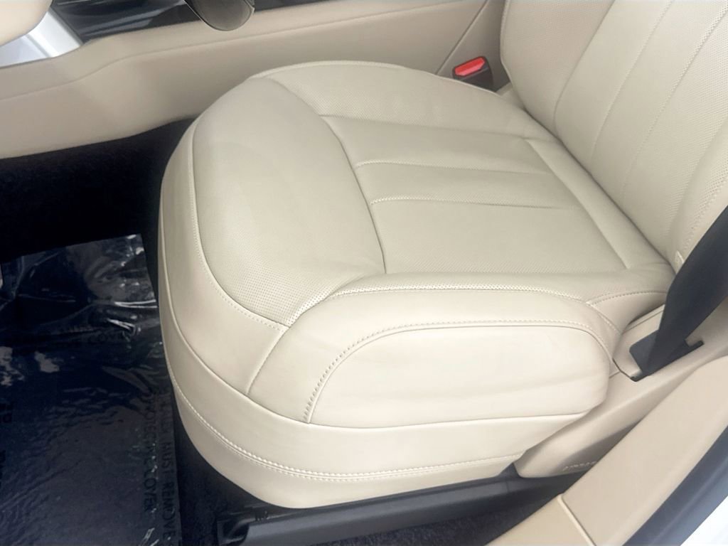 Certified 2024 Land Rover Range Rover SE AWD/4WD image 19