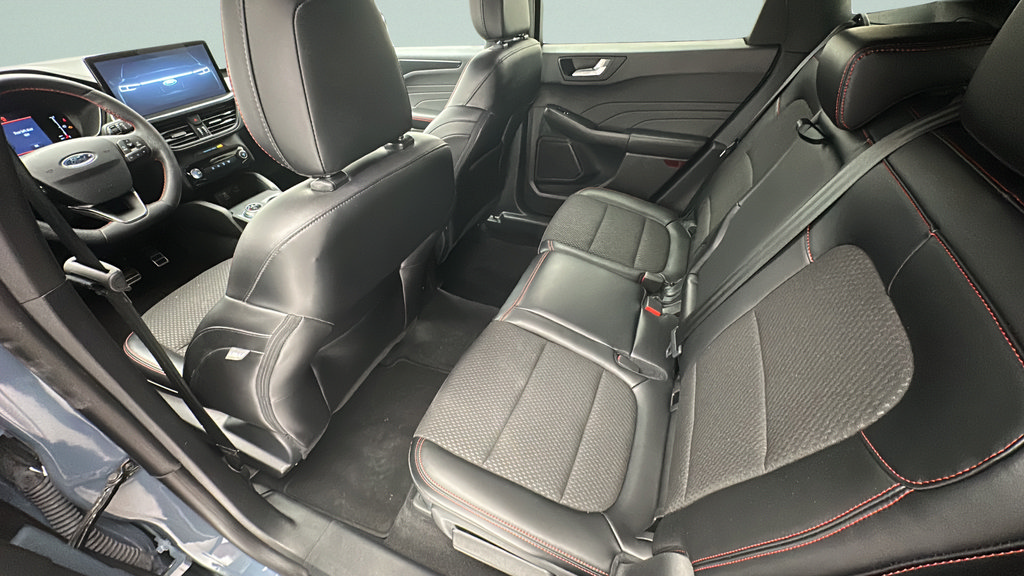 Used 2024 Ford Escape ST-Line w/ Tech Pack #1 AWD/4WD image 9