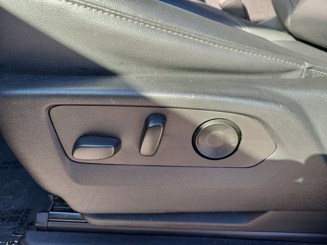 Used 2023 Chevrolet Suburban LT image 24