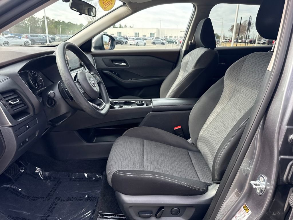 Used 2023 Nissan Rogue SV image 13