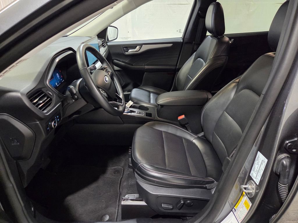 Used 2025 Ford Escape Platinum image 11