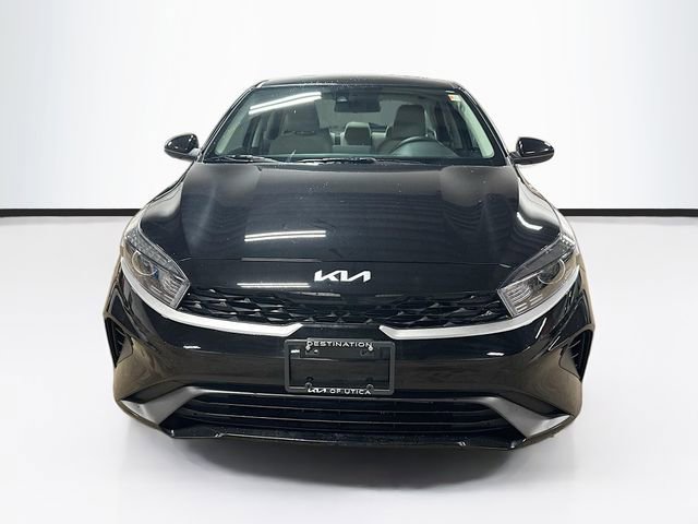 Used 2023 Kia Forte LXS image 2