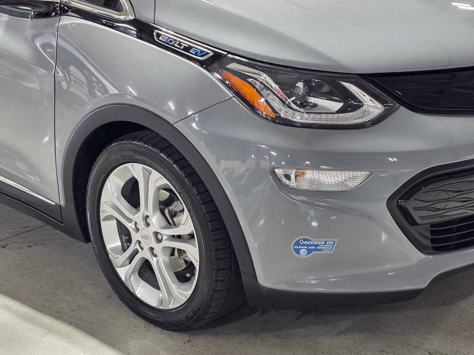 Used 2020 Chevrolet Bolt LT FWD image 10