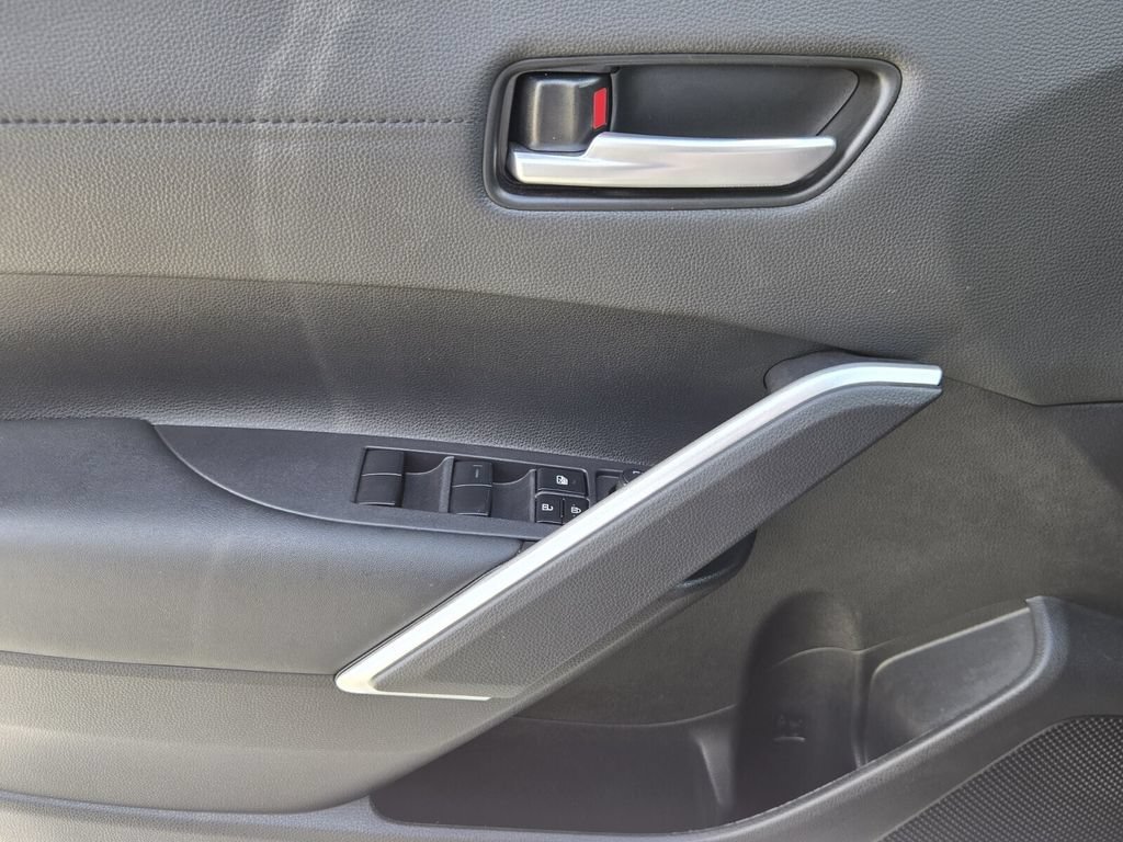 Used 2024 Toyota Corolla Cross XLE AWD/4WD image 28