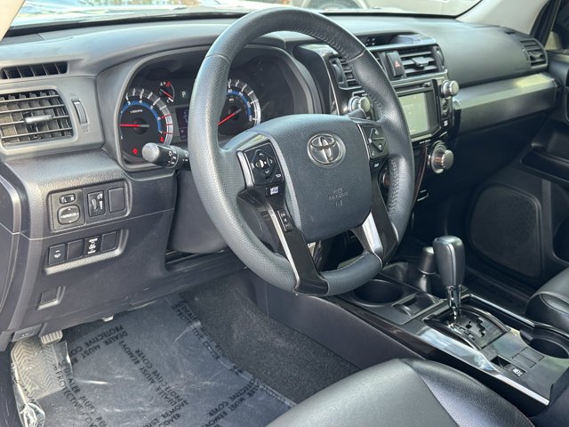 Used 2016 Toyota 4Runner SR5 AWD/4WD image 17