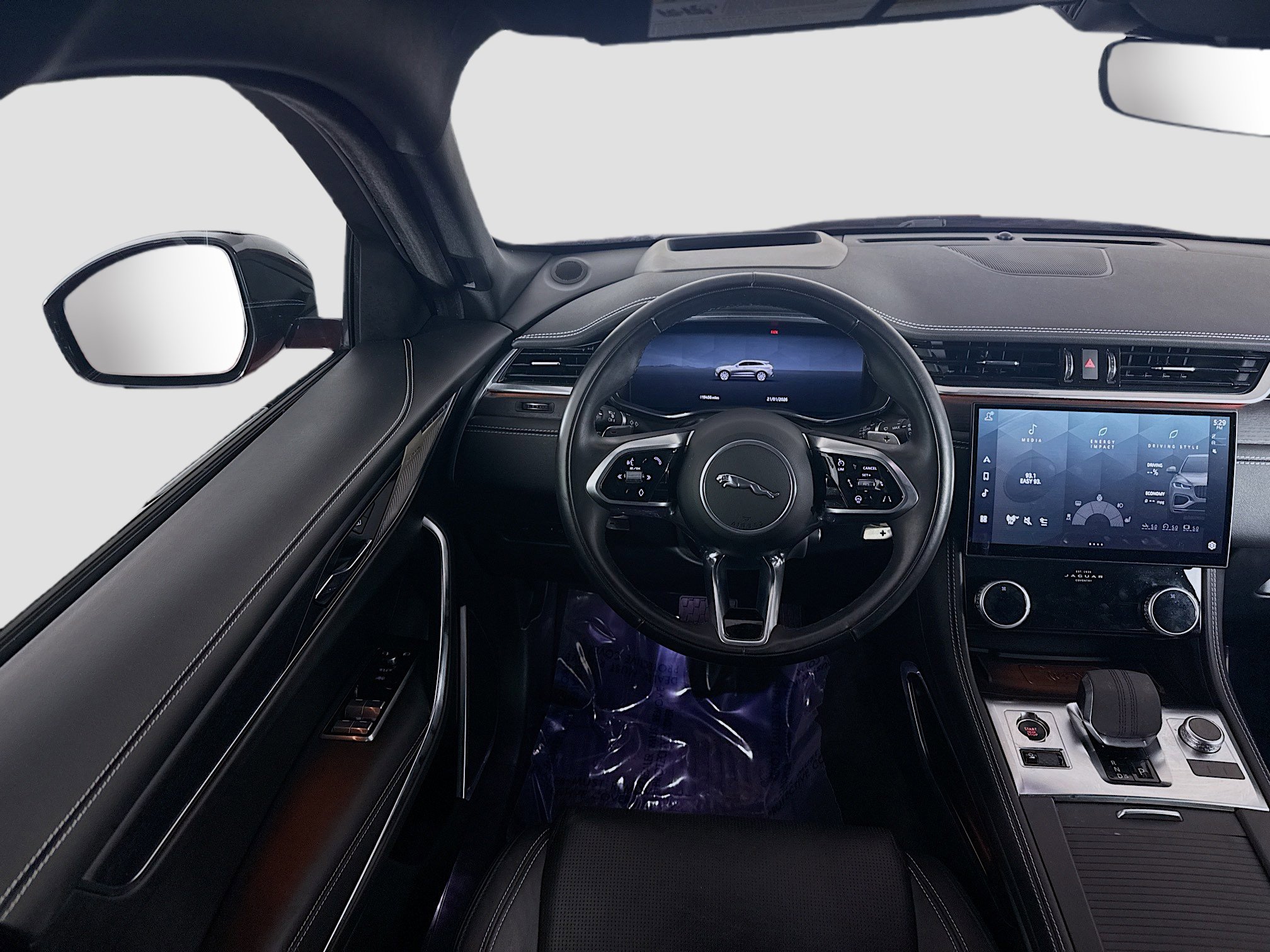 Used 2024 Jaguar F-PACE R-Dynamic S image 17