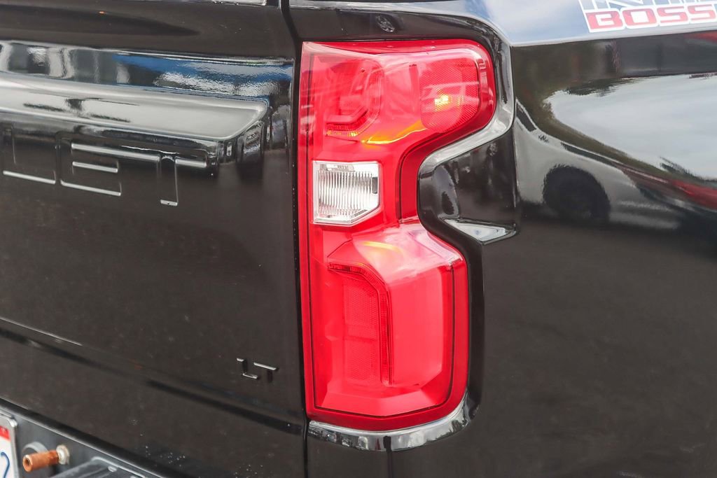 Used 2020 Chevrolet Silverado 1500 LT Trail Boss w/ Midnight Edition image 8