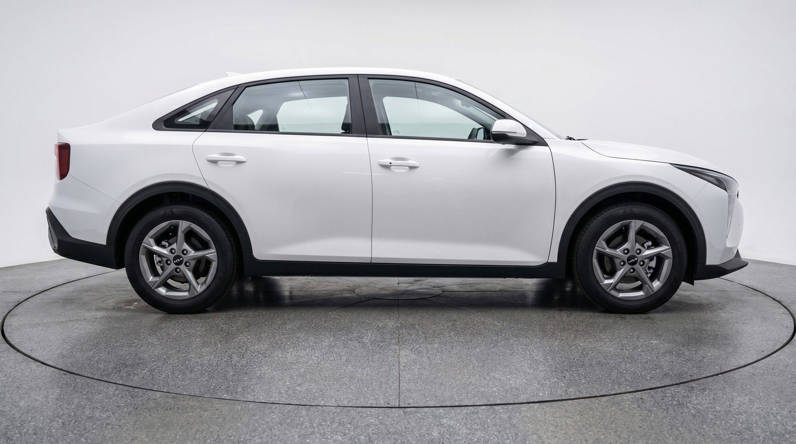 Used 2025 Kia K4 LXS image 11
