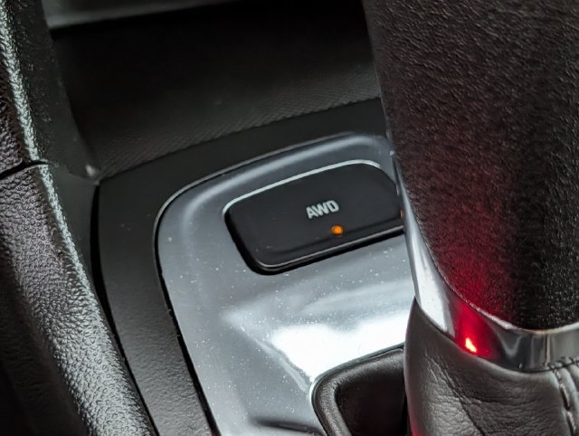 Used 2021 Chevrolet Equinox LT AWD/4WD image 17