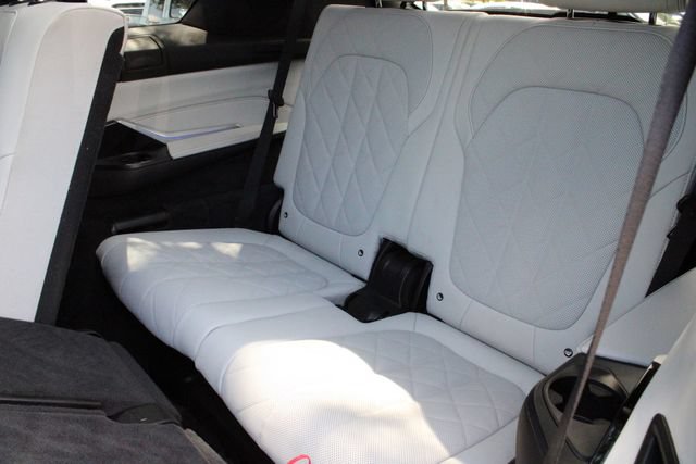Used 2023 BMW X7 xDrive40i w/ Executive Package AWD/4WD image 14