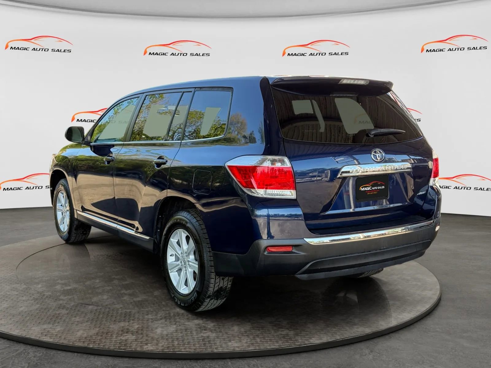 Used 2013 Toyota Highlander 4WD w/ Cold Weather Pkg image 8