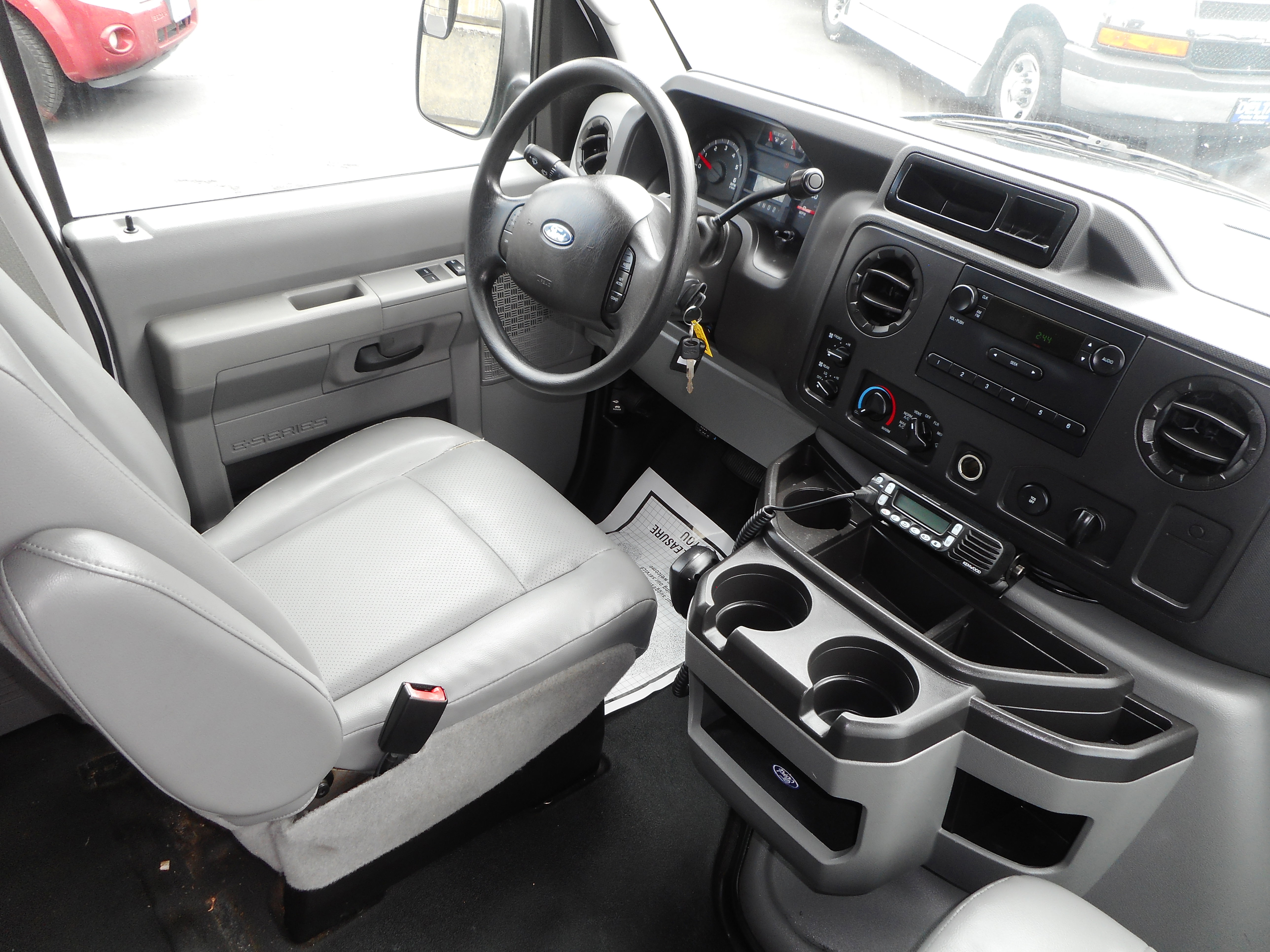 Used 2011 Ford E-150 and Econoline 150 Wagon w/ PWR Windows & Locks Group RWD image 19