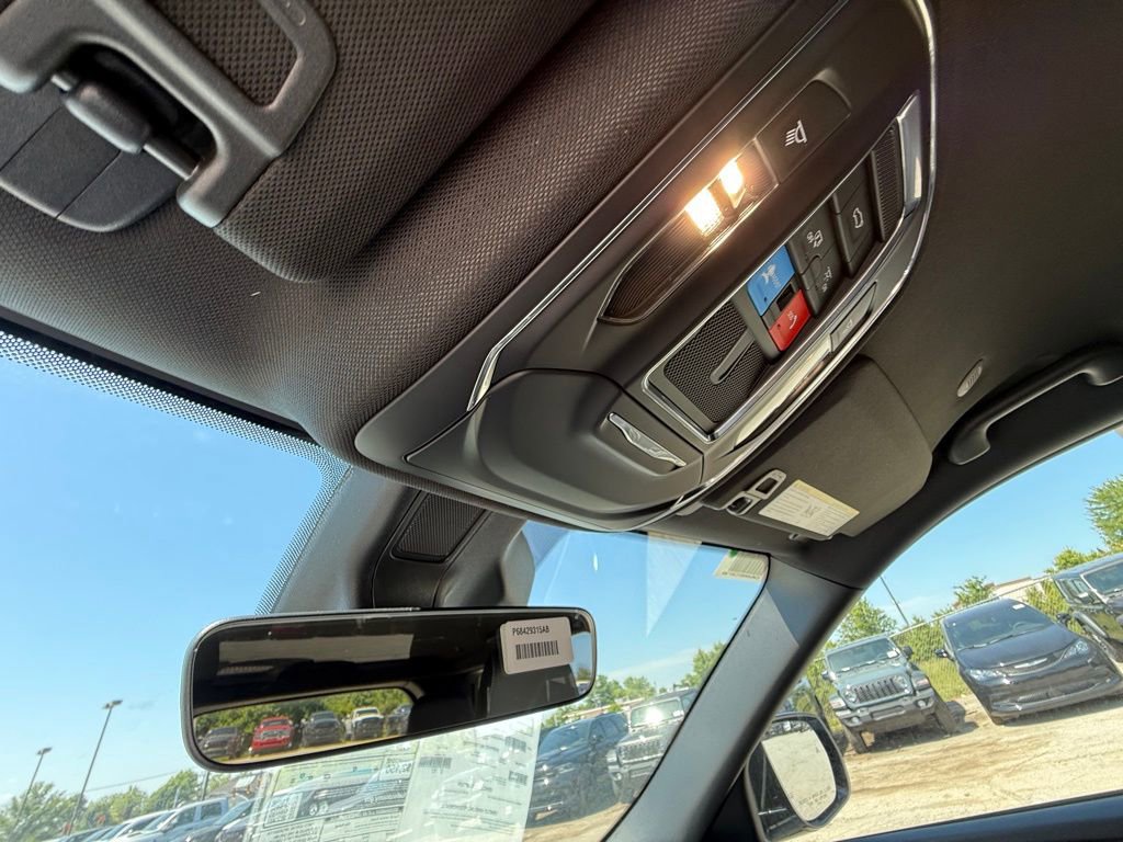 New 2026 Jeep Grand Cherokee Altitude AWD/4WD image 21
