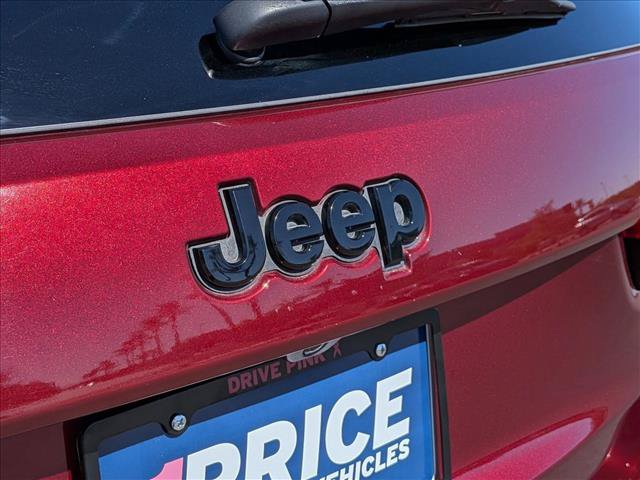 Used 2021 Jeep Grand Cherokee Laredo X AWD/4WD image 30
