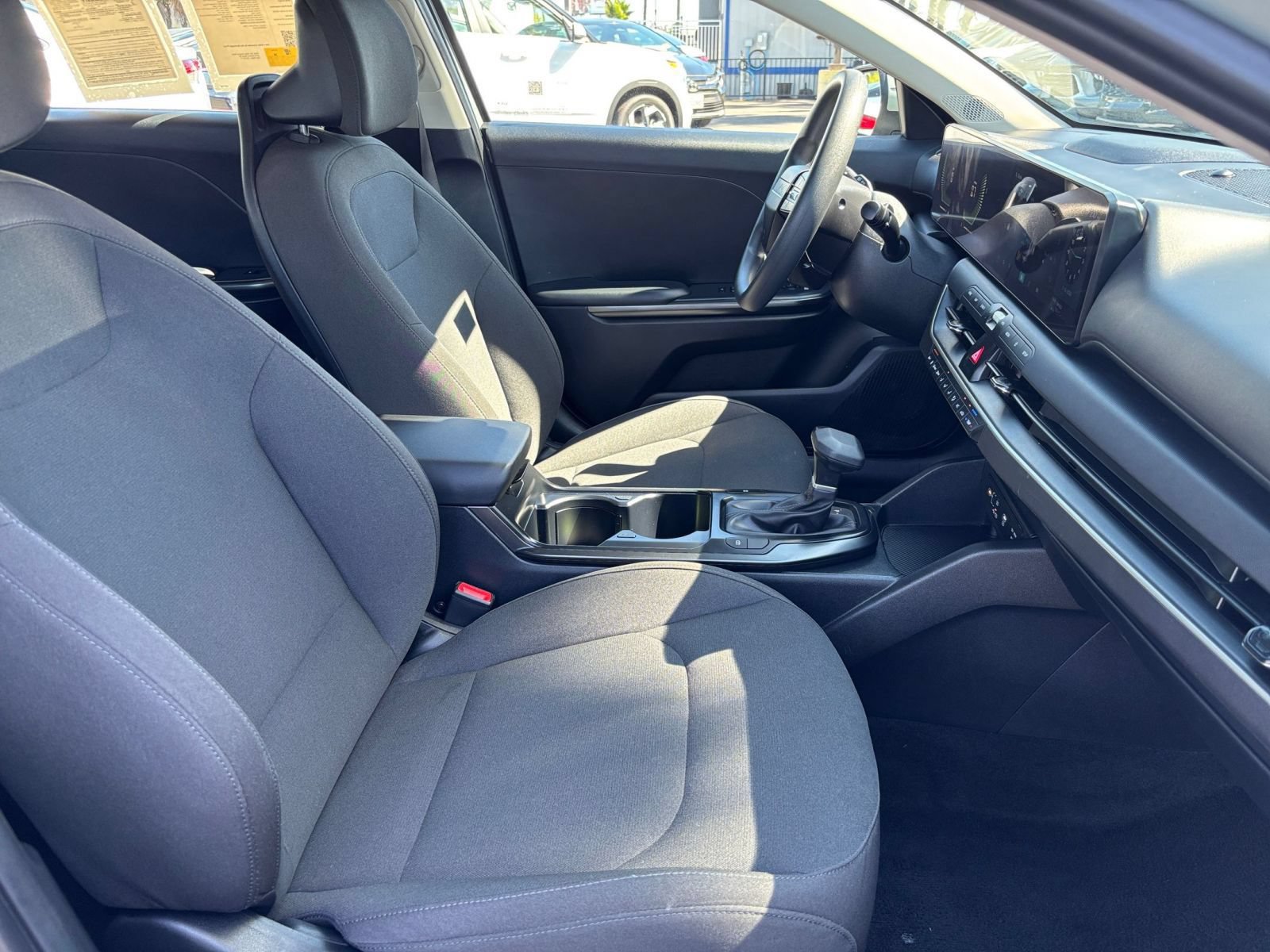 Used 2026 Kia K4 FWD image 35