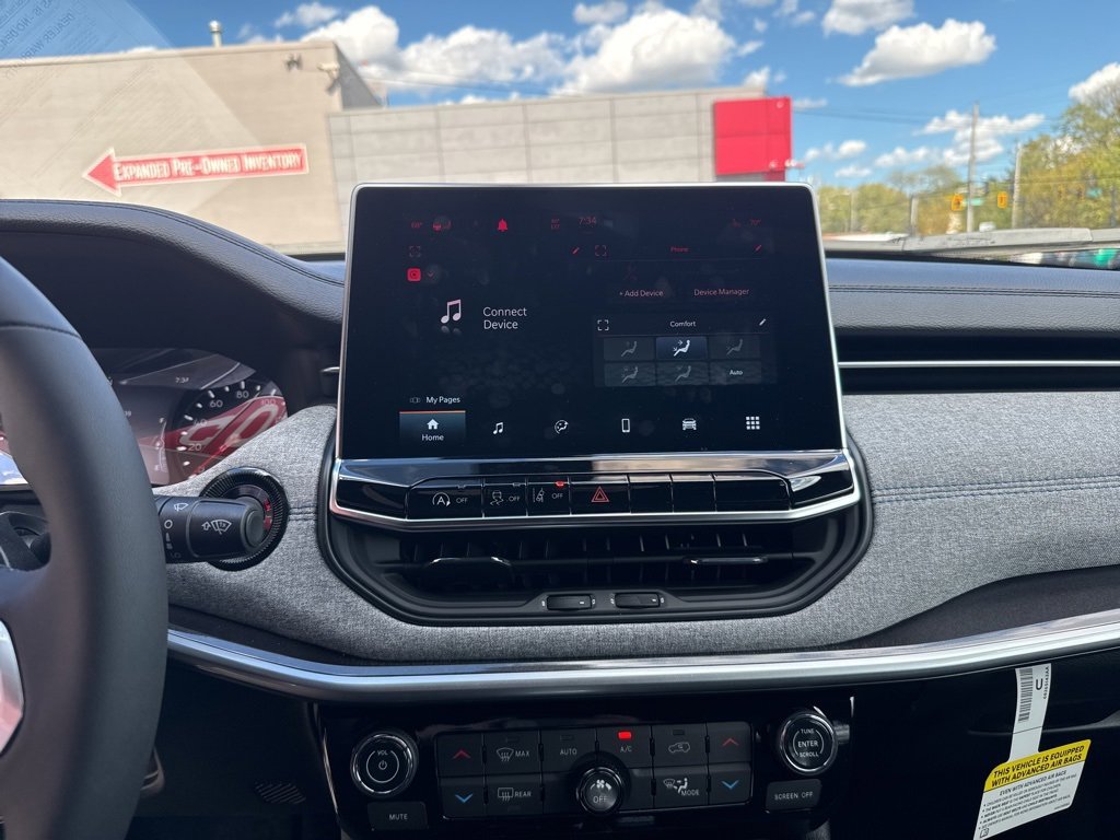 Used 2023 Jeep Compass Latitude w/ Convenience Group image 39