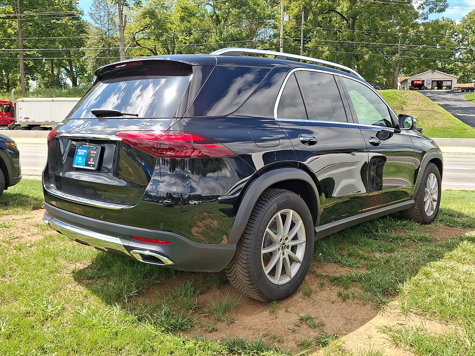Used 2025 Mercedes-Benz GLE 350 4MATIC image 6
