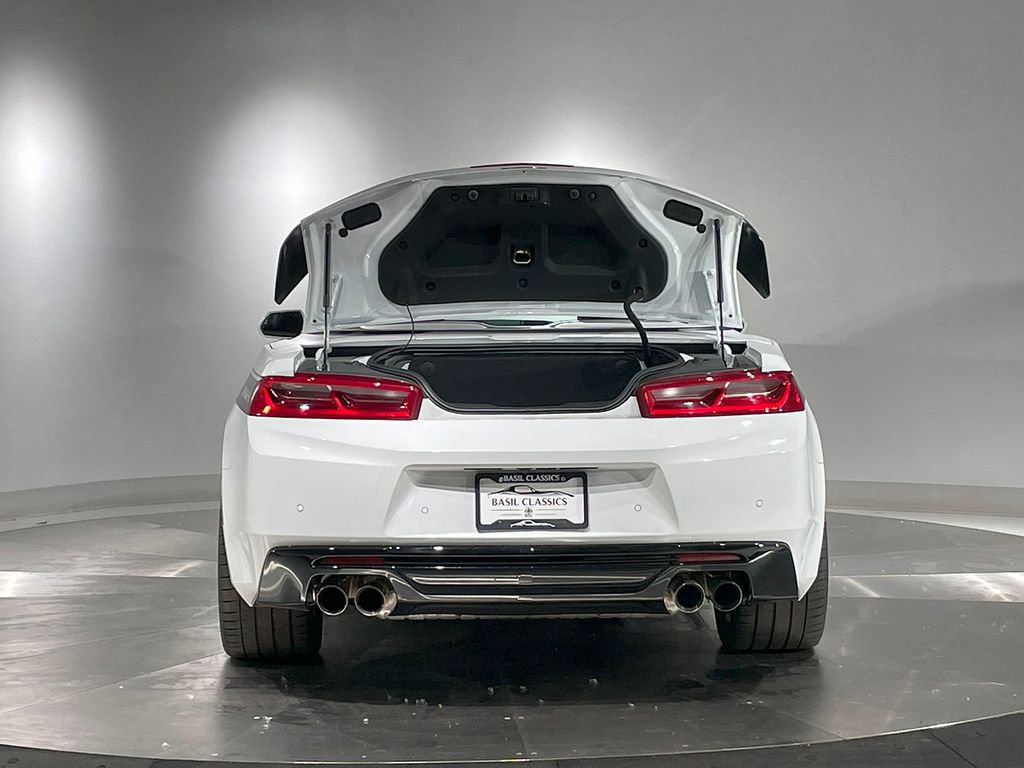Used 2018 Chevrolet Camaro SS RWD image 39