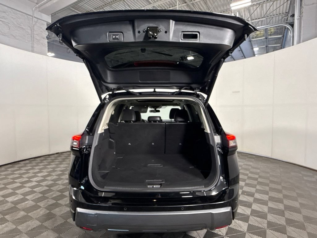 Used 2024 Nissan Rogue SL AWD/4WD image 9