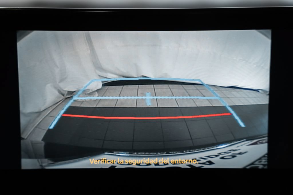 Used 2025 Toyota Sienna XLE FWD image 45