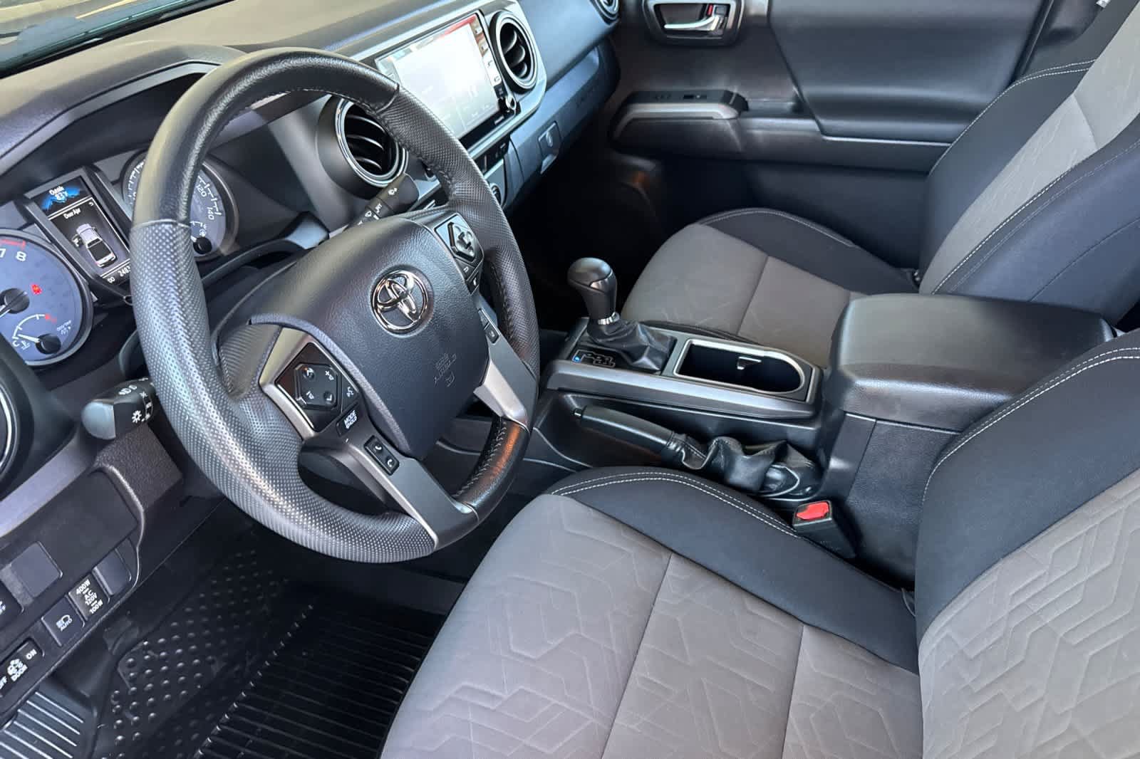 Certified 2023 Toyota Tacoma TRD Off-Road w/ Black Out Package (TMS) AWD/4WD image 11