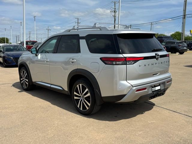 Used 2024 Nissan Pathfinder Platinum image 4