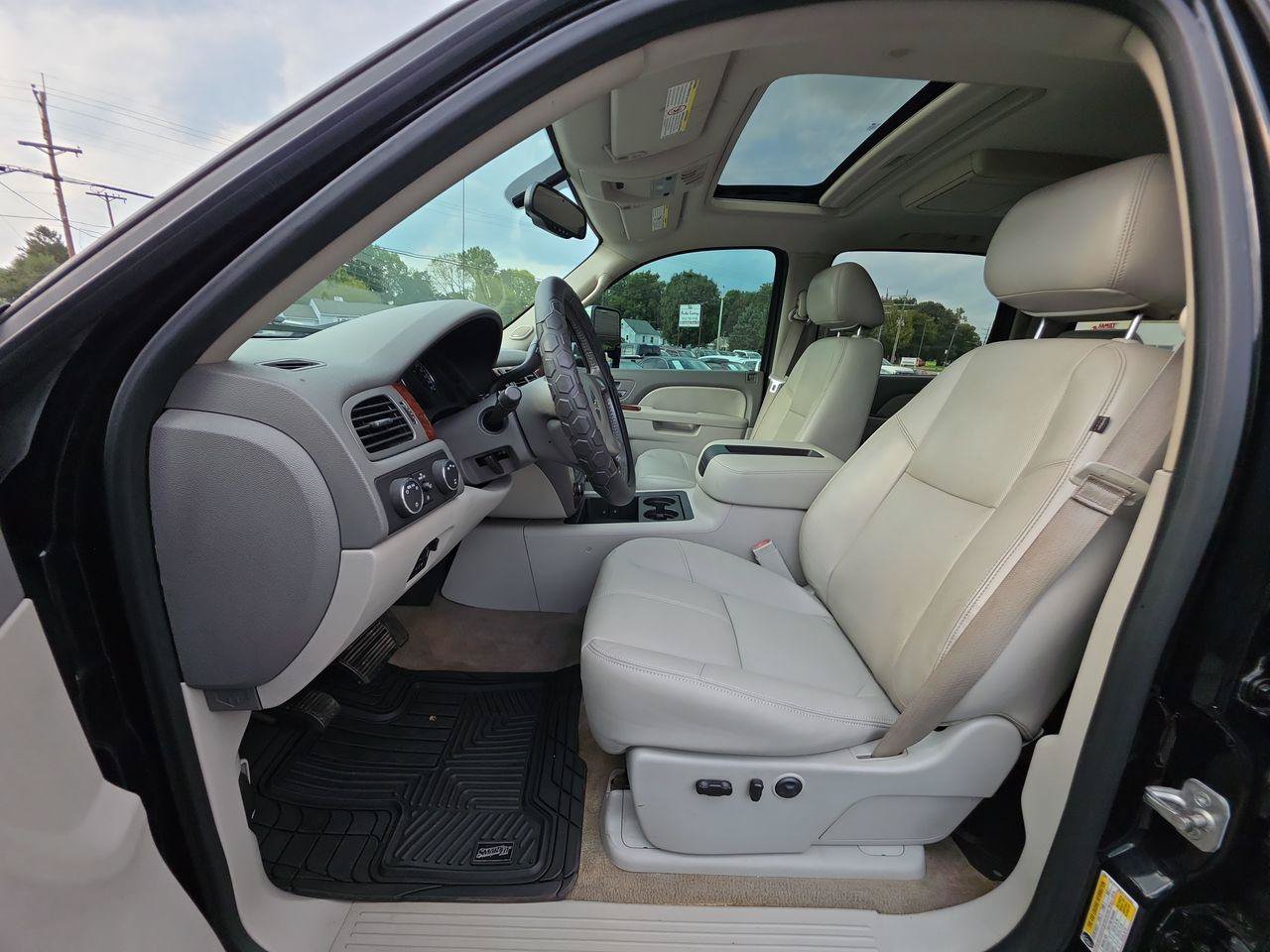 Used 2014 Chevrolet Silverado 2500 LTZ w/ LTZ Plus Package AWD/4WD image 3