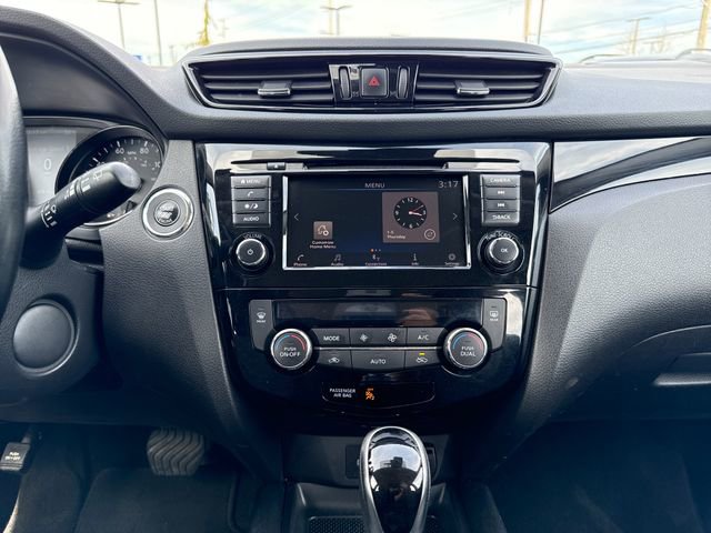 Used 2022 Nissan Rogue Sport SV image 25