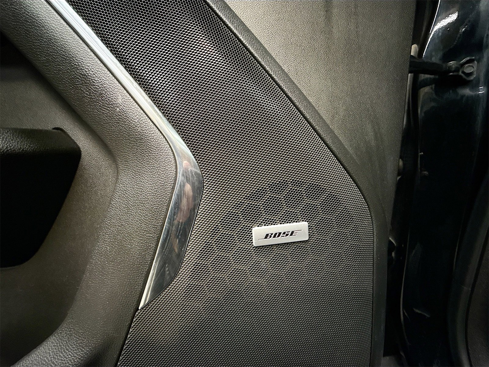 Used 2023 Chevrolet Suburban Z71 w/ Luxury Package image 19